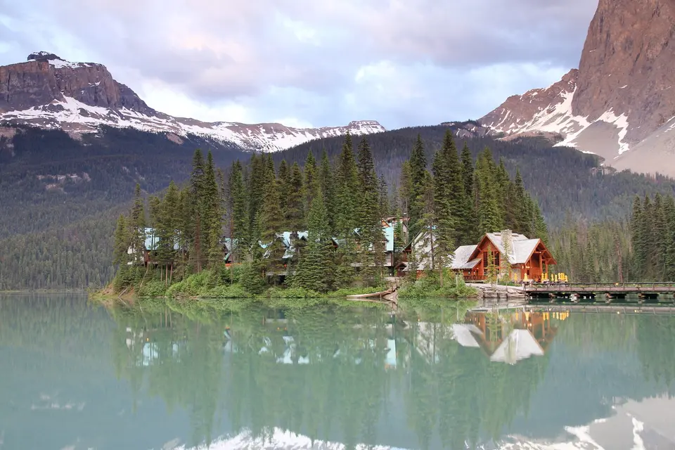 Emerald Lake Lodge — 1