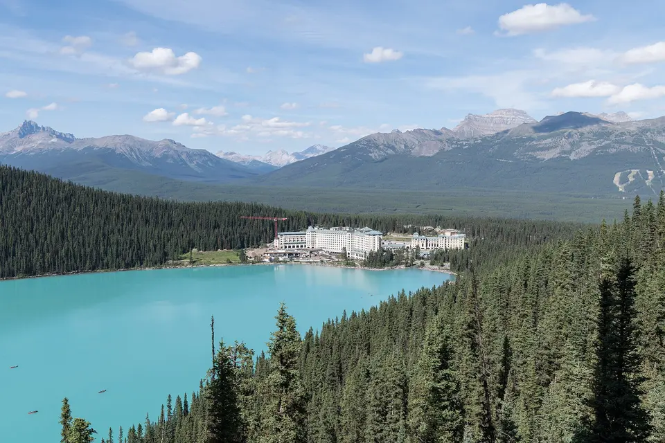 Fairmont Chateau Lake Louise — 1