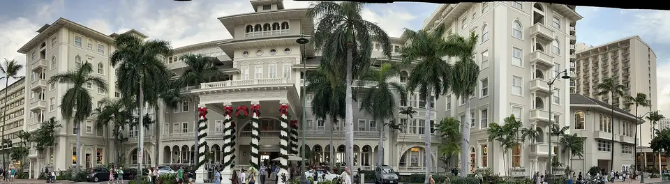 Moana Surfrider, A Westin Resort & Spa, Waikiki Beach — 1