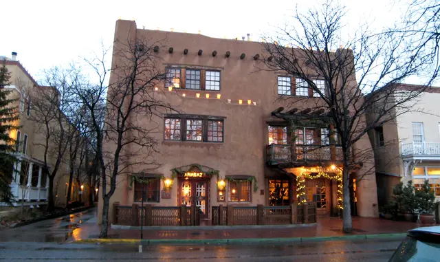 Esterno di Rosewood Inn of the Anasazi