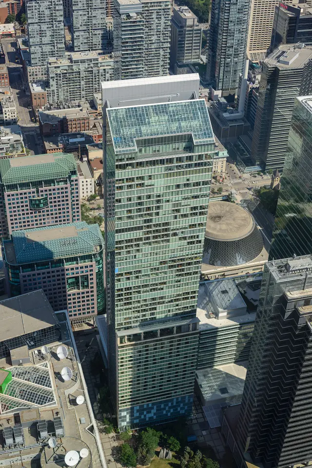 Exterior de The Ritz-Carlton, Toronto